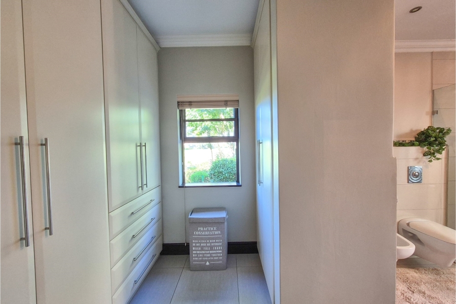 3 Bedroom Property for Sale in Boschenmeer Golf Country Estate Western Cape